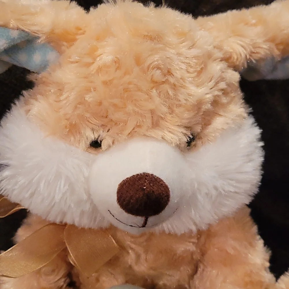 Singing Easter Bunny Excellent condition WORKS GREAT